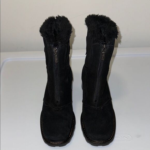 NWOT Aquatalia Black Suede Leather Ankle Boots with Front Zipper. Size 6. - Picture 1 of 9